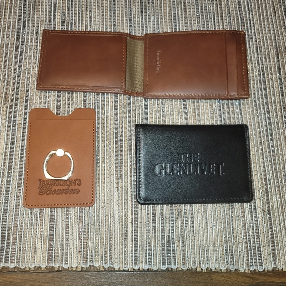 Wallets and Pop socket Wallet - Picture 2 of 6